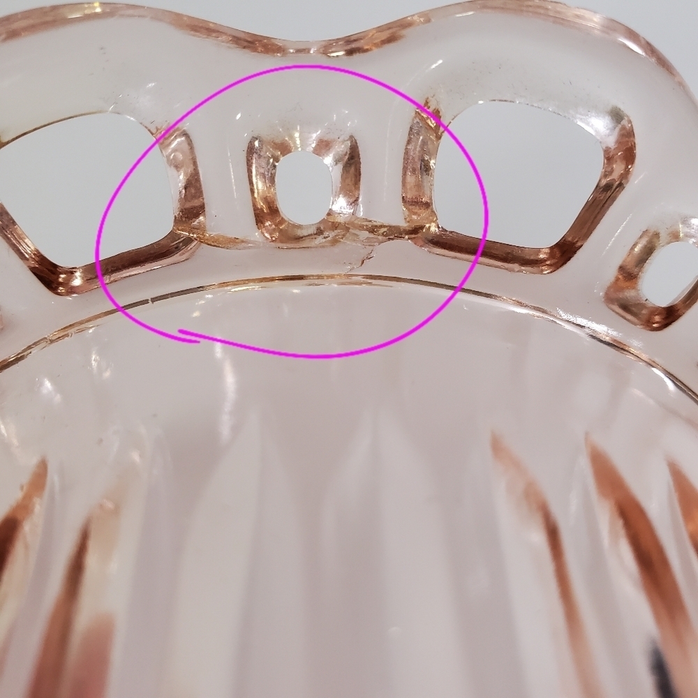 Pink Depression Glass Scalloped Edge Bowl Vase Vintage Collectible - Picture 9 of 12